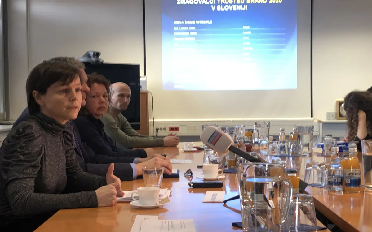 Najbolj zaupanja vredni mediji so TV Slovenija, Val 202 in Delo