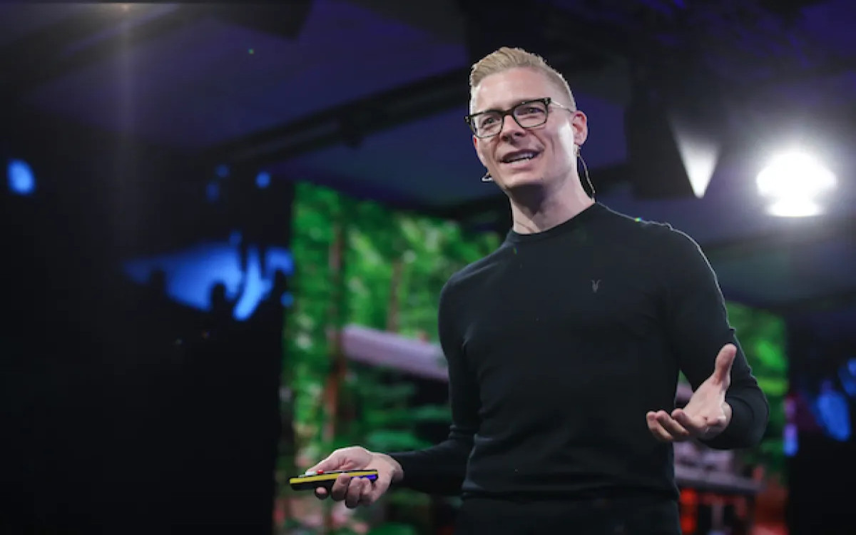 »Imam virtualnega dvojnika, ki namesto mene opravlja moje službene obveznosti in ob tem se oba počutiva odlično!«