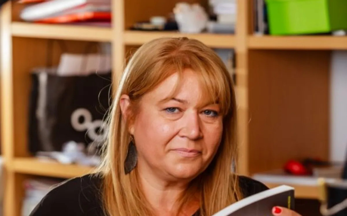 Že dolgo ne več le klasična oblikovalka