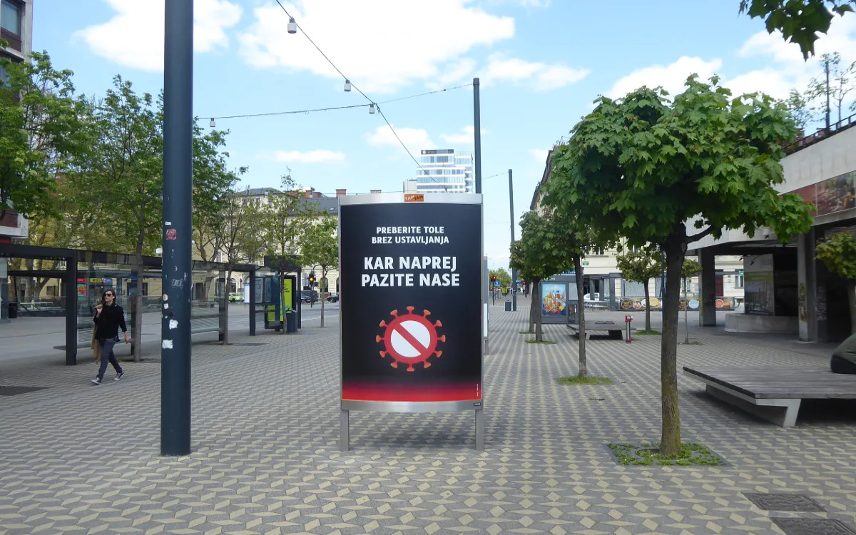 Opazili smo: »koronaplakat« iz ulic New Yorka v Ljubljano 