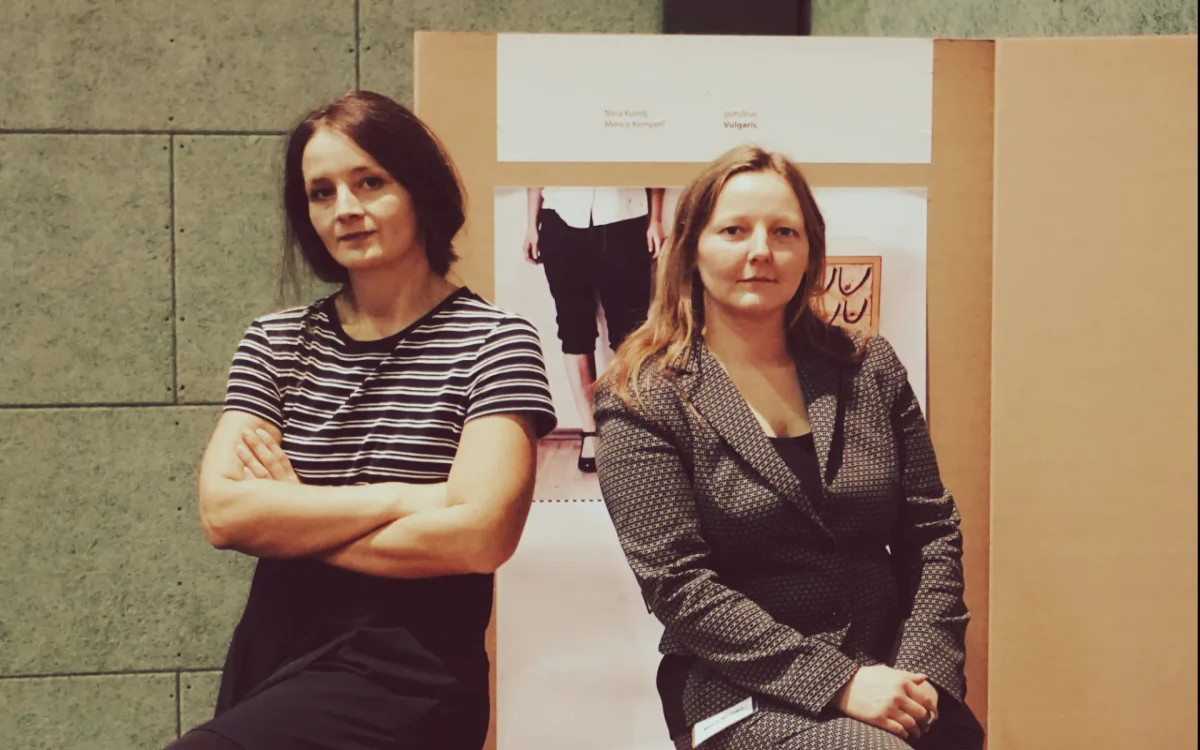 Vulgaris Woodcut: umetniško pohištvo, ki vznemirja