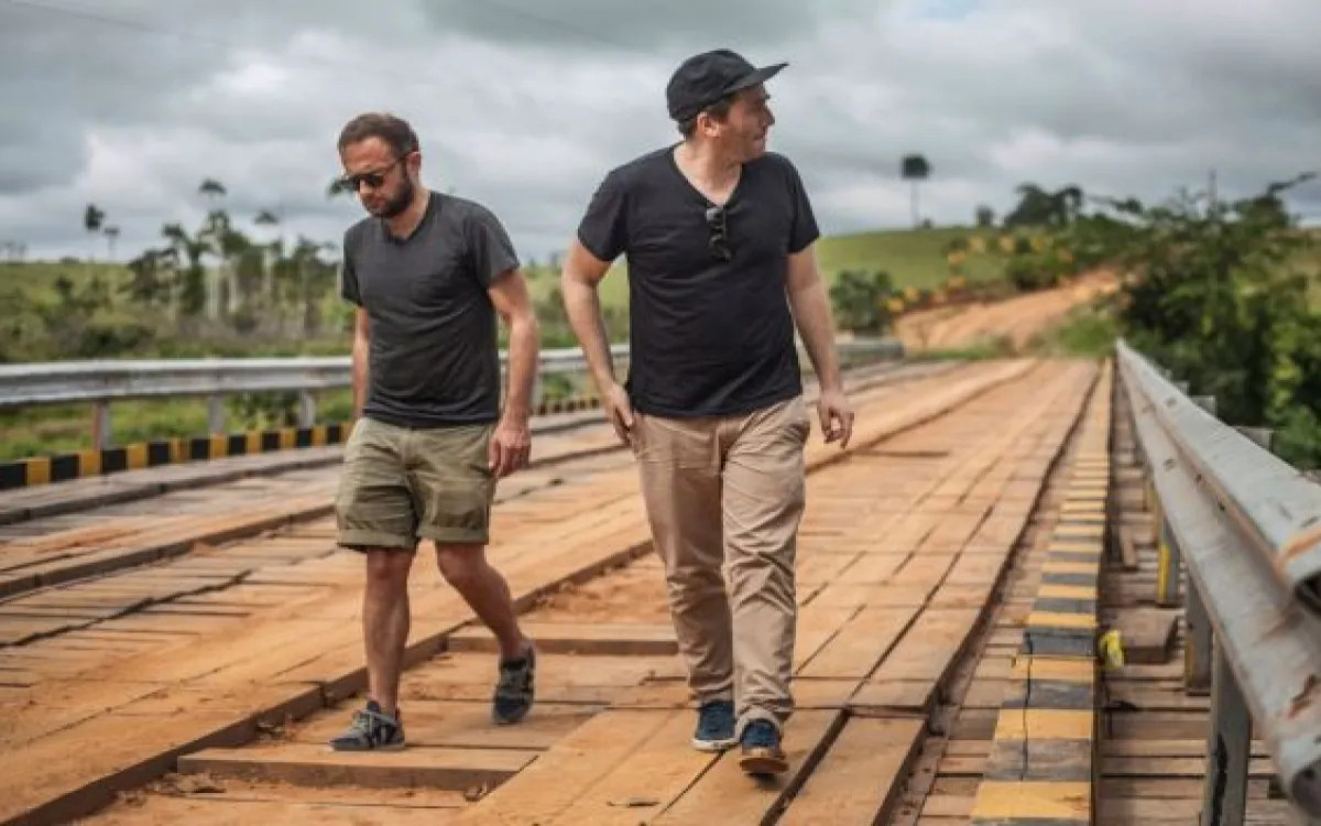 Kaj vidite, ko pogledate »skozi« svoje superge?