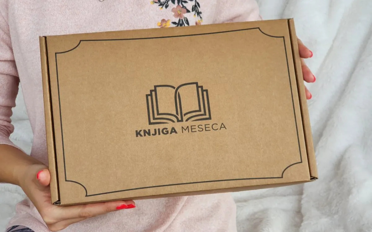 Knjižne škatle: »Kot da bi imeli dvanajstkrat na leto rojstni dan«