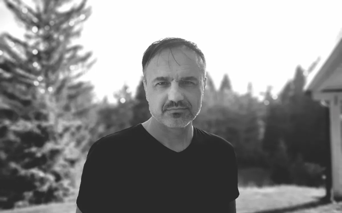 »Ker pišem o sebi, je osebni stik z bralci zelo pomemben«