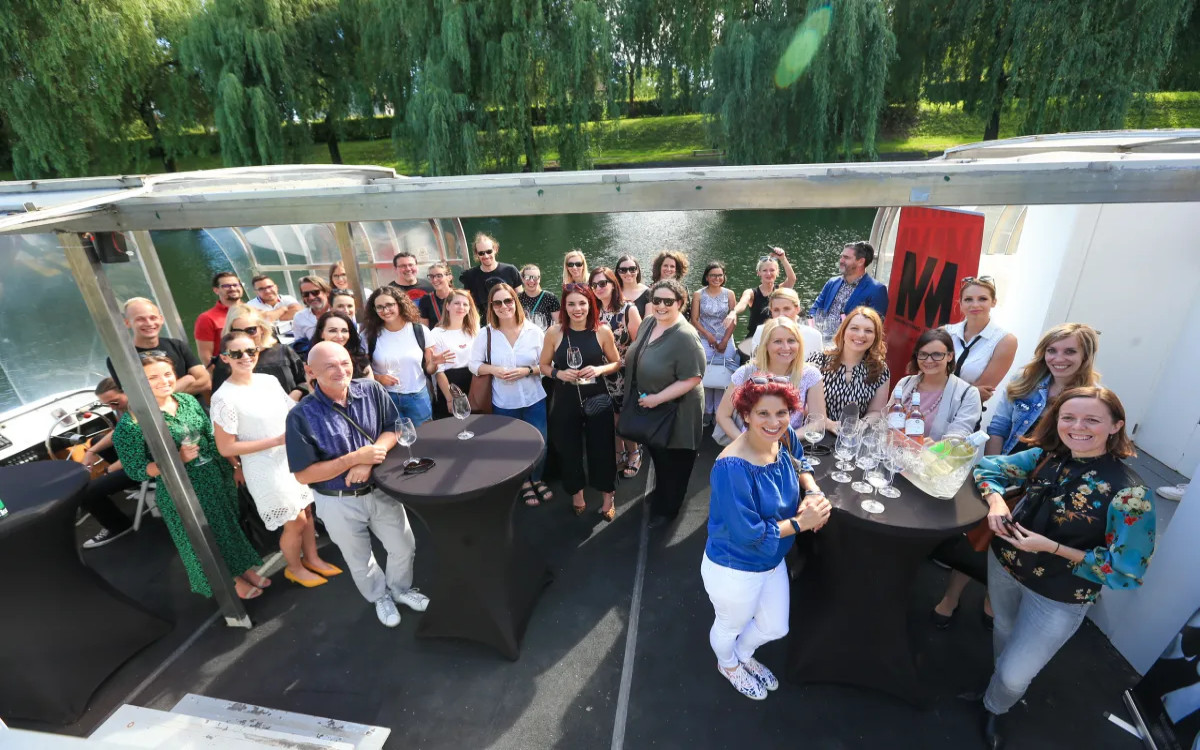 Diplomirala je 26. generacija LSPR in 1. generacija UDO