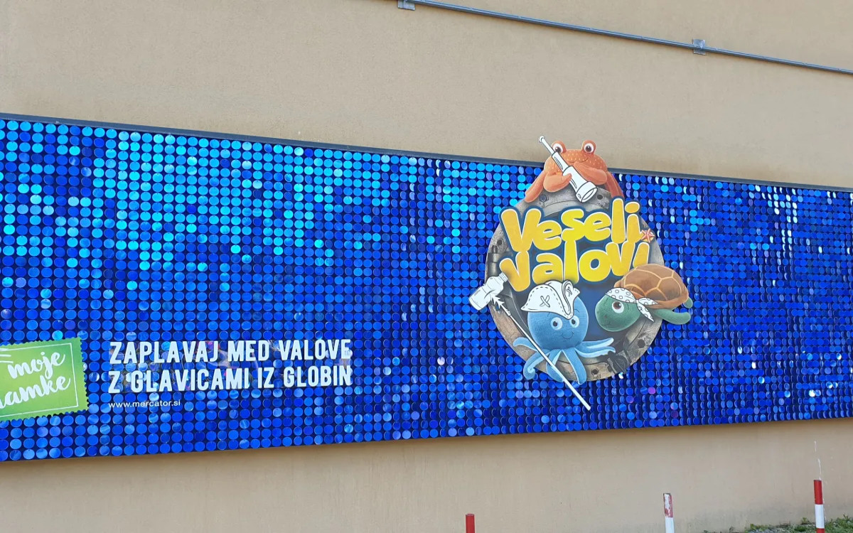 Opazili smo: Plakat, ki valovi 