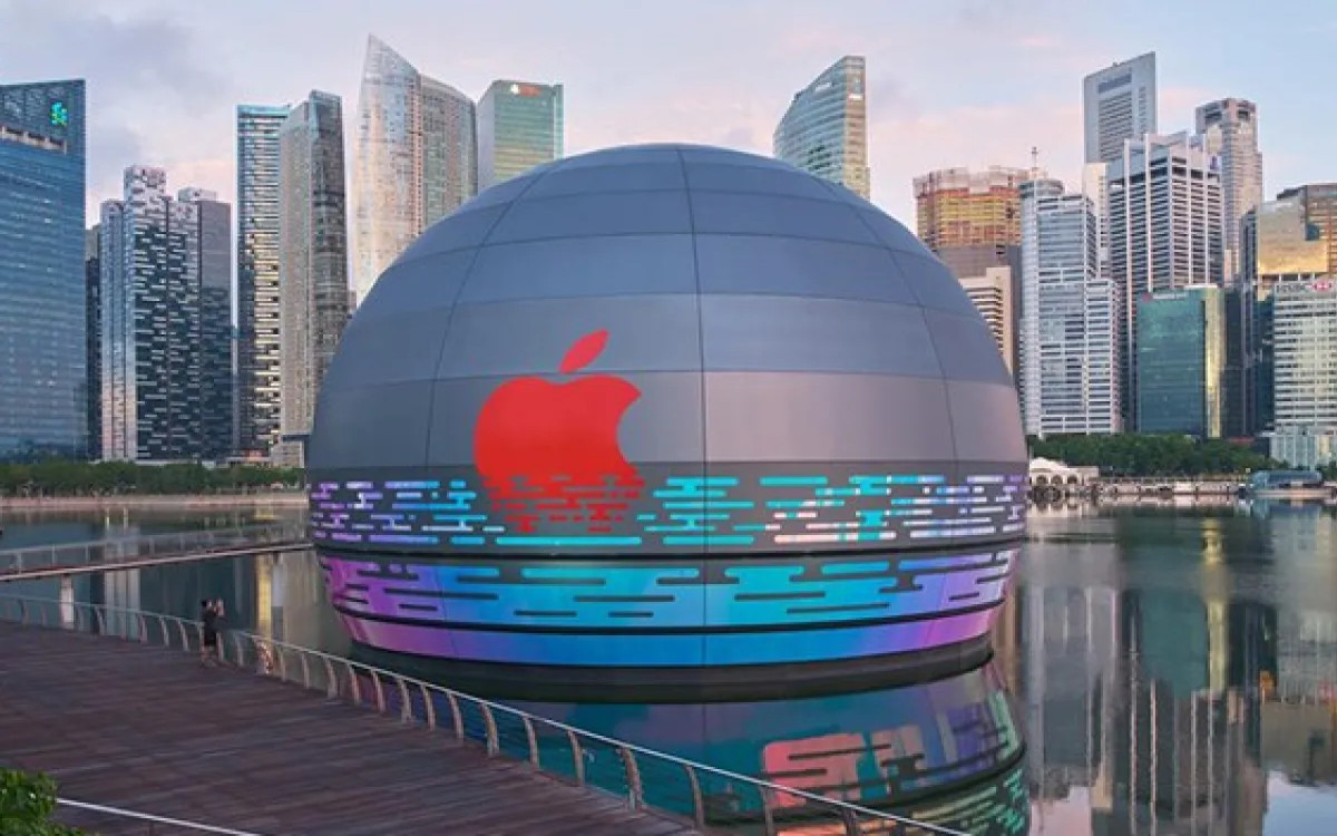 Apple odprl trgovino na vodi