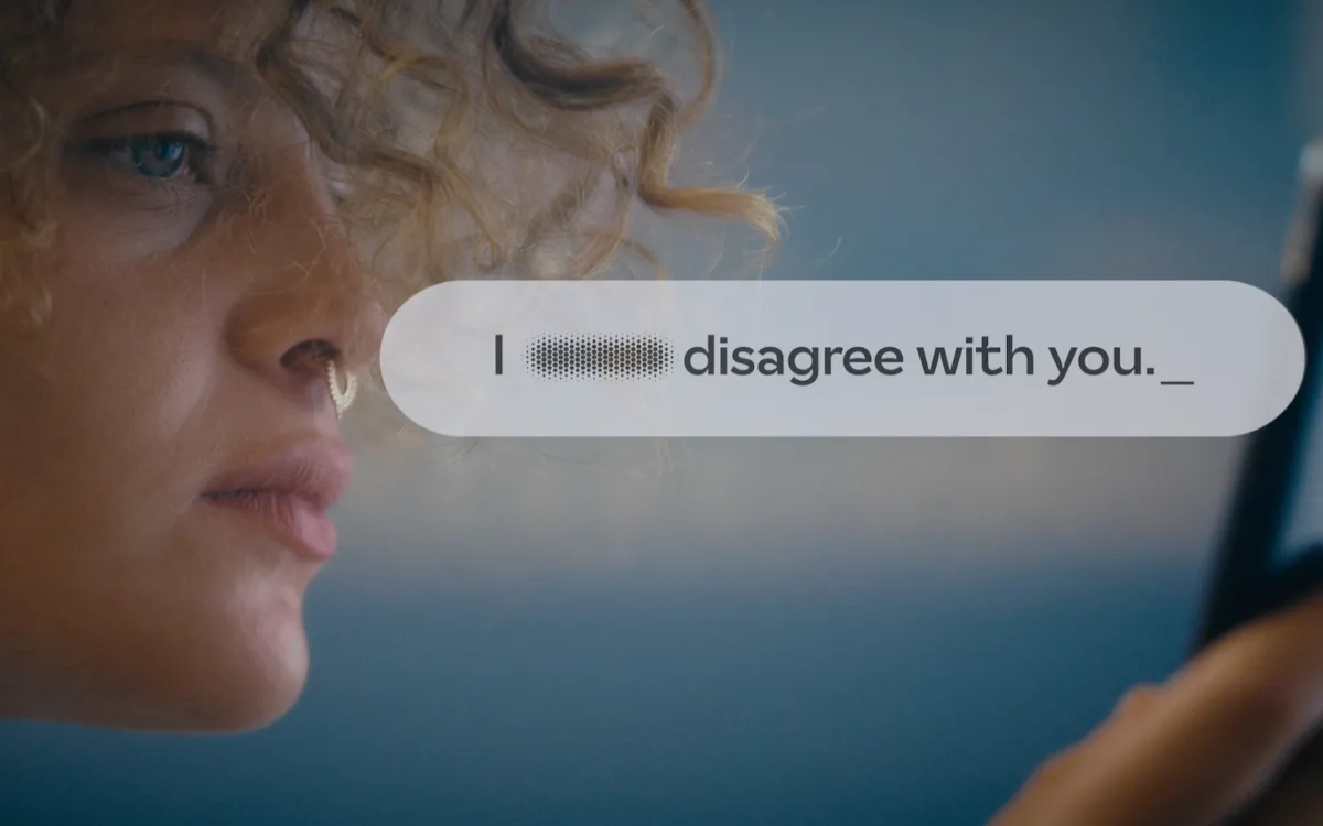 Inovacija proti ustrahovanju – pisava, ki prepoznava sovražni govor 