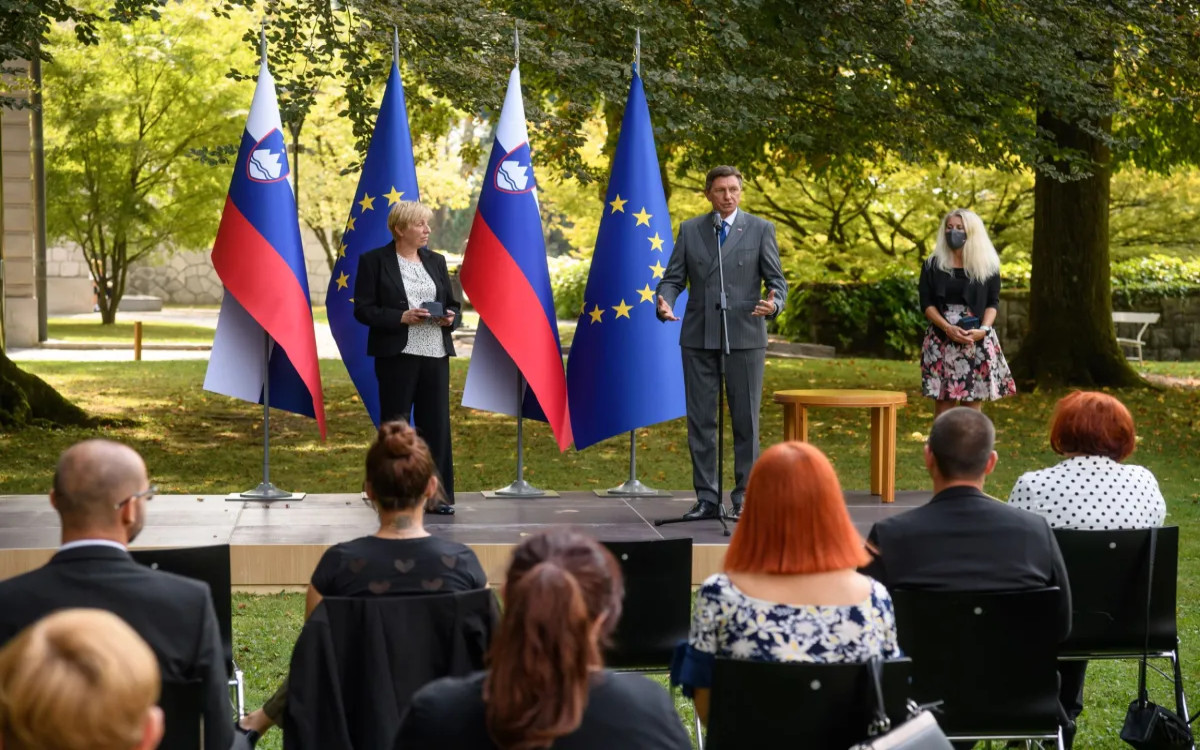 Gledališki tolmač prejel »jabolko navdiha«
