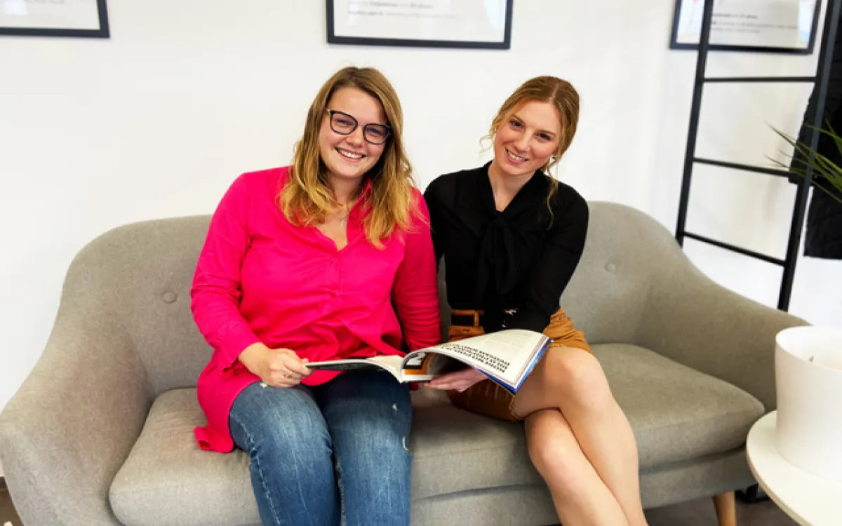 Sveža energija v agenciji April 8 