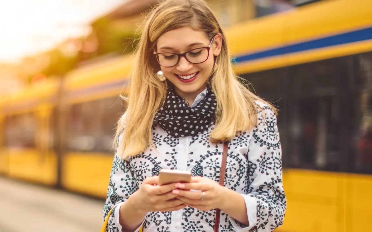 Pogovorno trženje v novi realnosti – najboljše iz fizične in spletne izkušnje