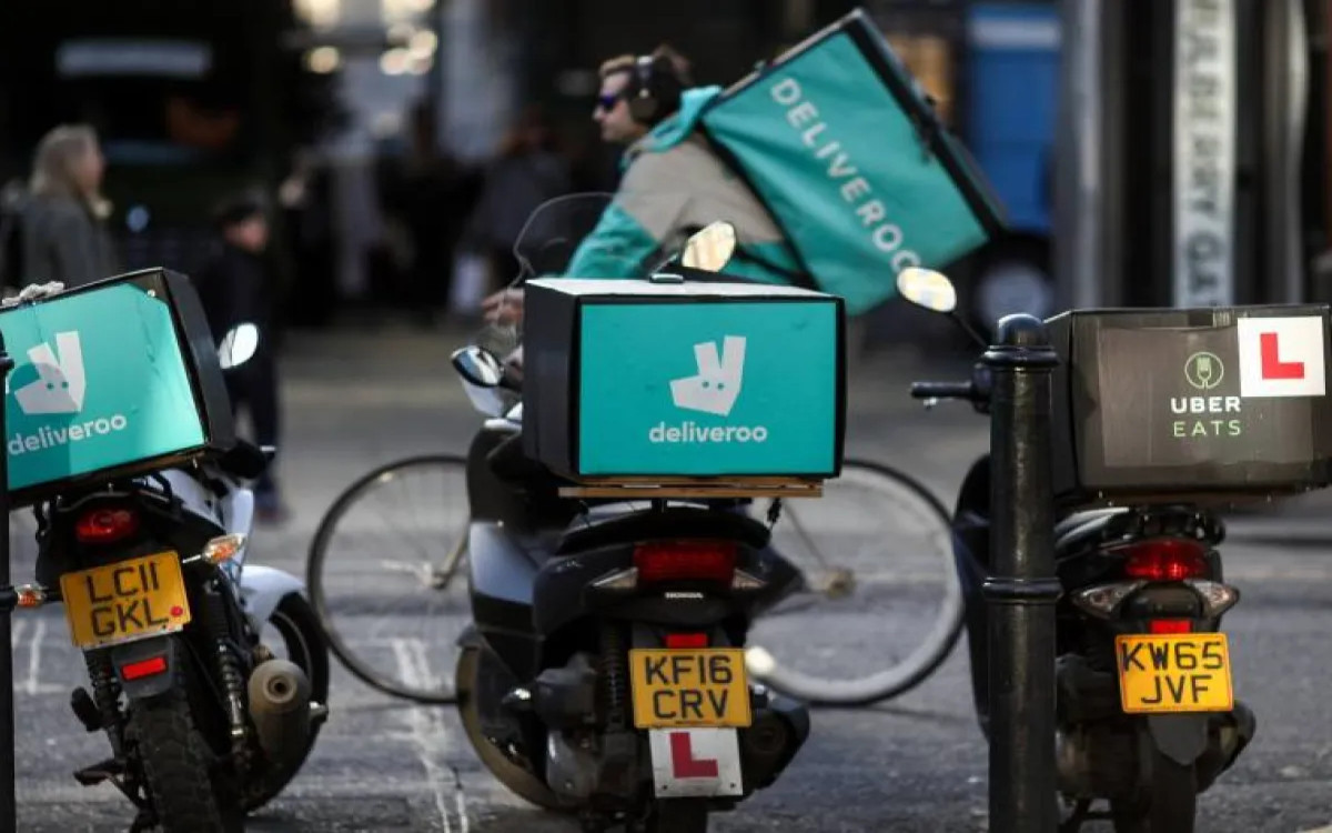 Internet hrane ali kako gre pandemija »na roko« dostavljavcem 