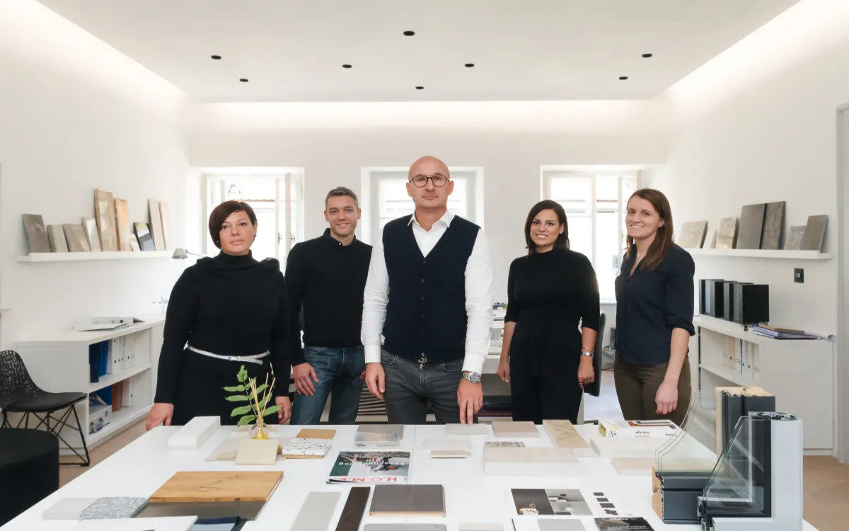 »Delam hiše za uživanje«