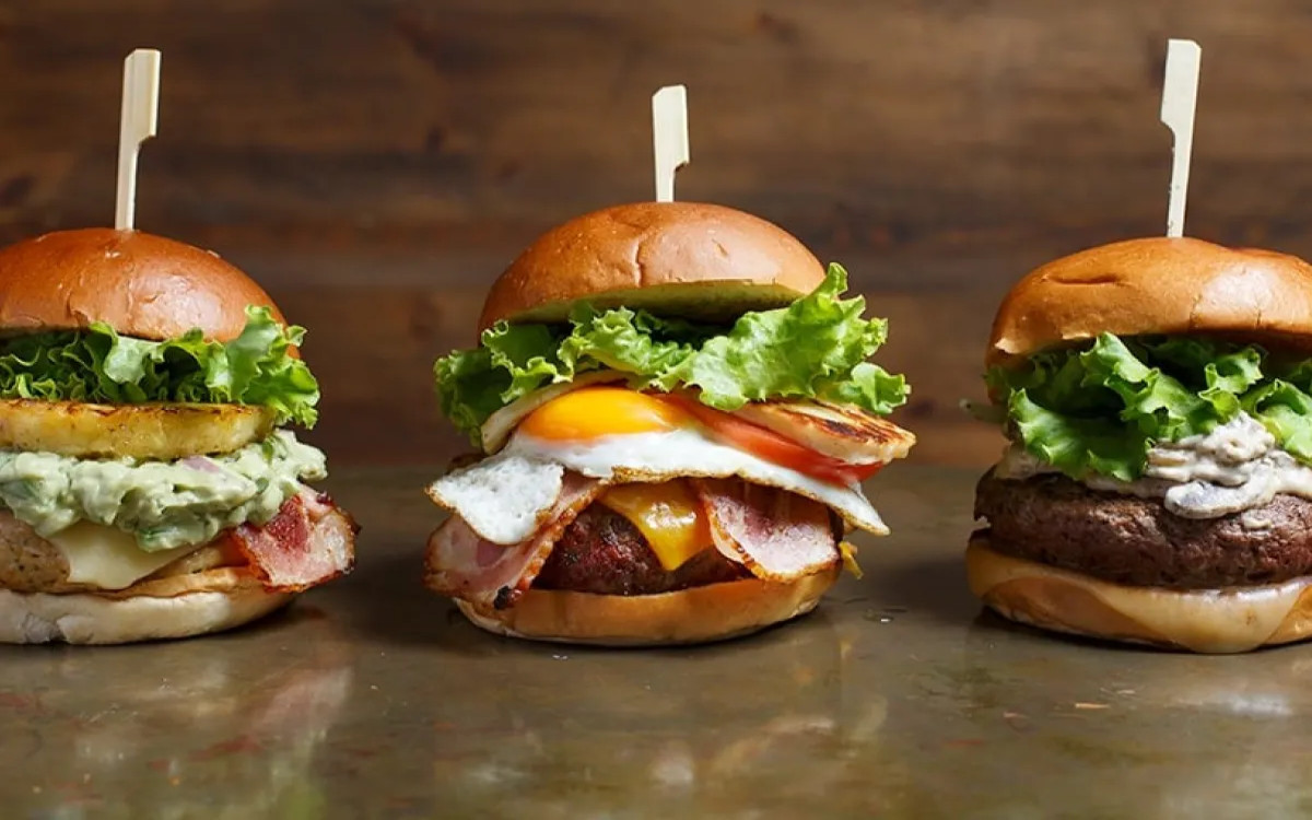 Wolt: Slovenci največkrat naročamo dostavo burgerjev in pic