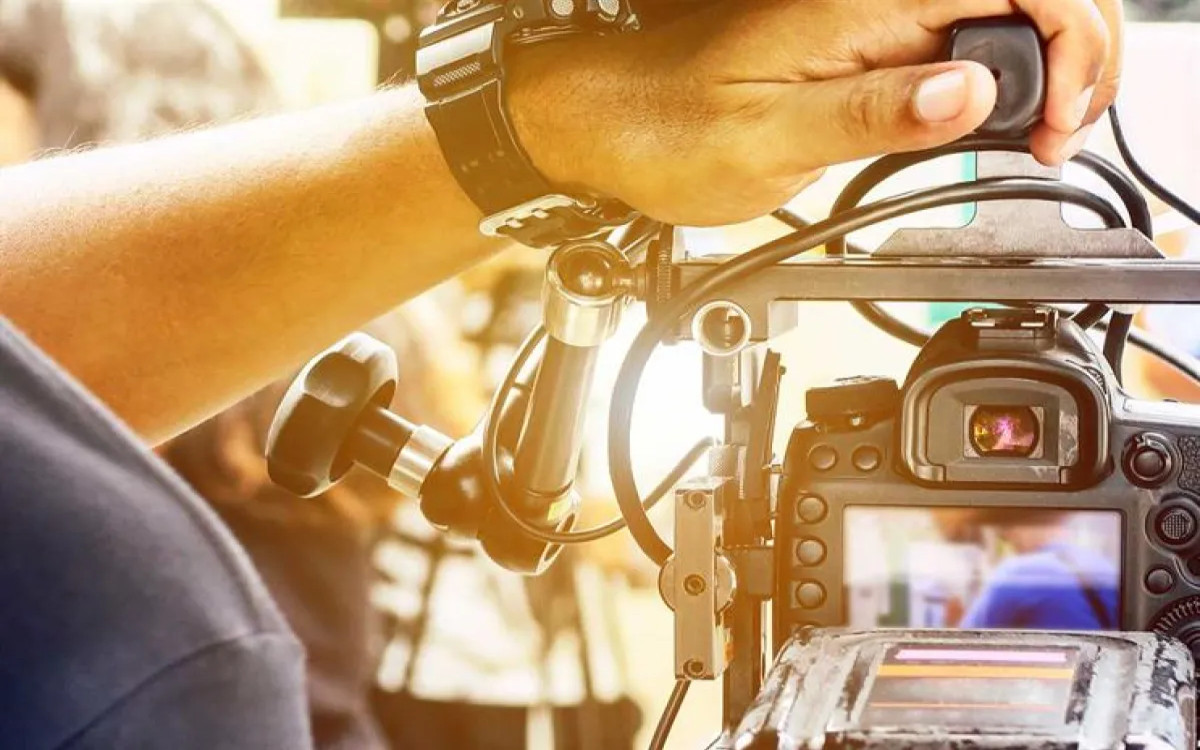 »Negativen test, pištola na čelo, maska na obraz in akcija«