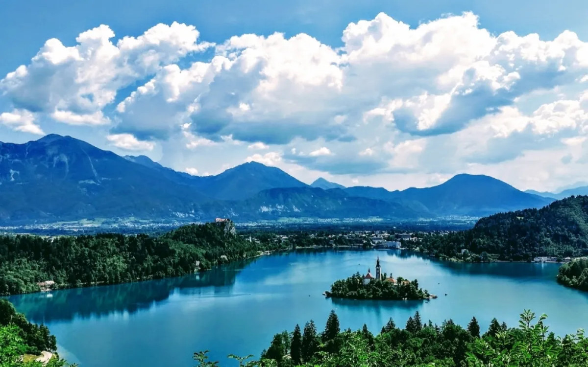 Ne obiščite Slovenije, ampak (za zdaj) le sanjajte o njej
