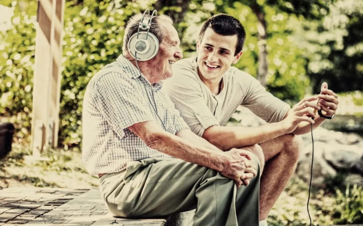 Google.org za večjo digitalno pismenost slovenskih starostnikov