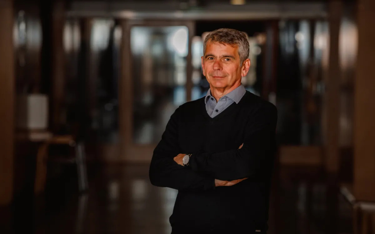 Sloveniti ali ne, to je zdaj vprašanje