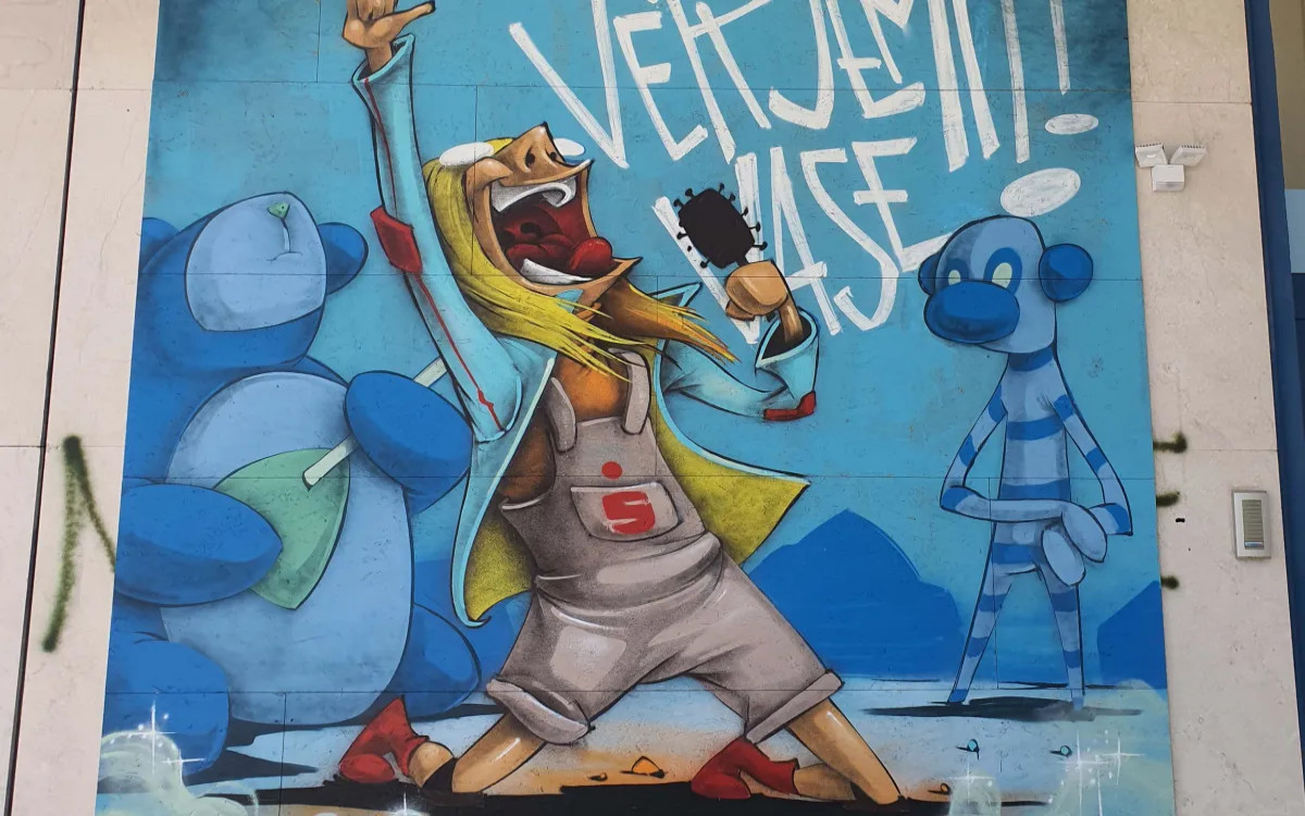 Nad grafit z grafitom 