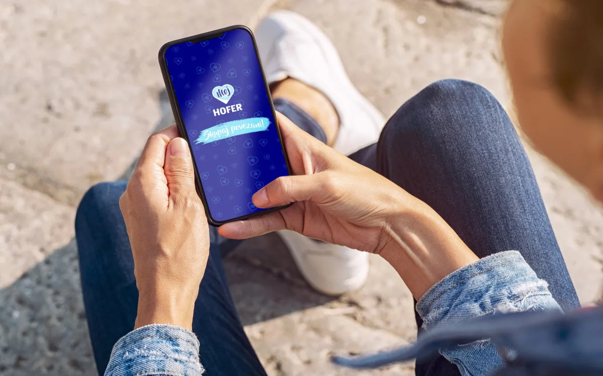 Opazili smo: Hofer izboljšuje interno komunikacijo z novo aplikacijo