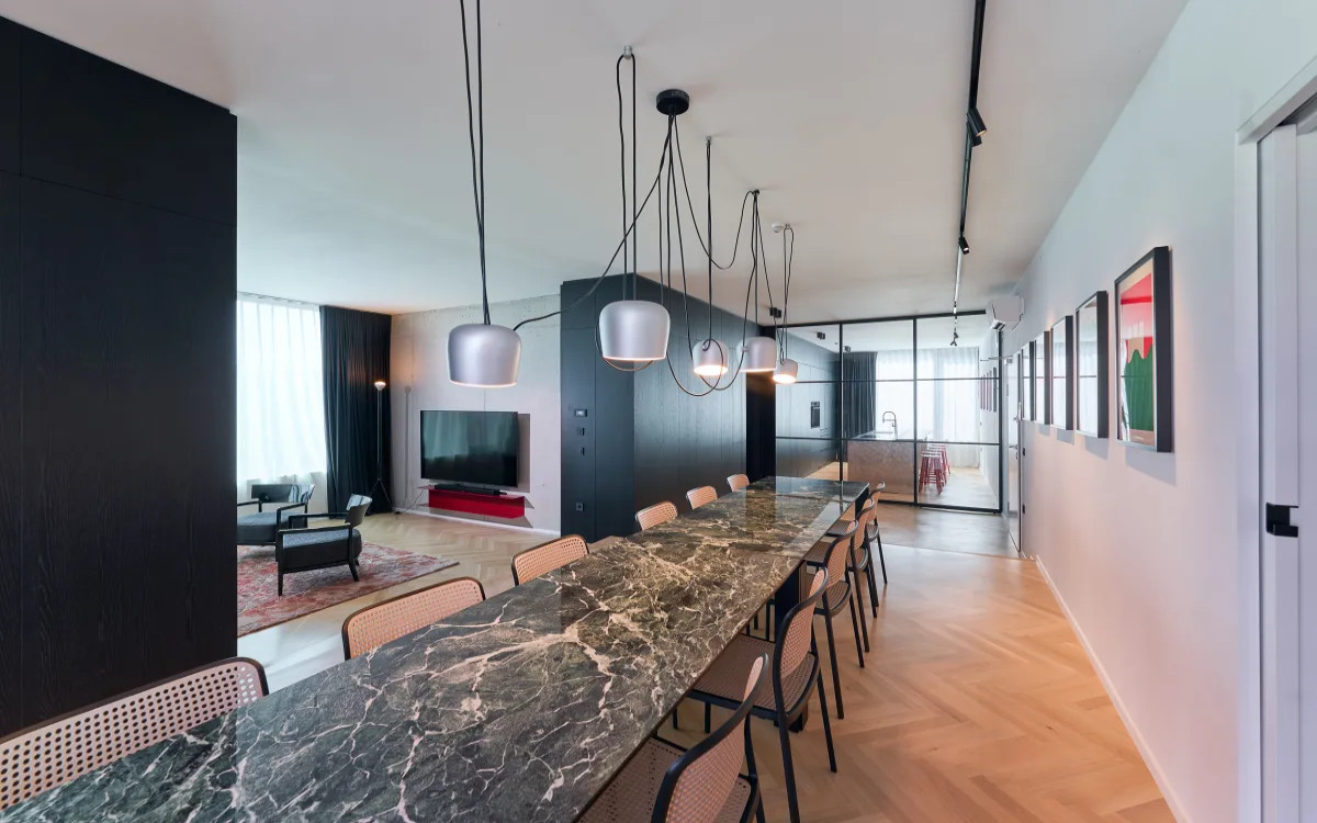 Internavti z novo umetniško direktorico