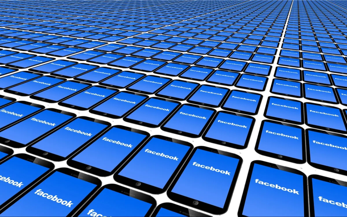 Facebook po manj kot enem letu ukinja podkaste