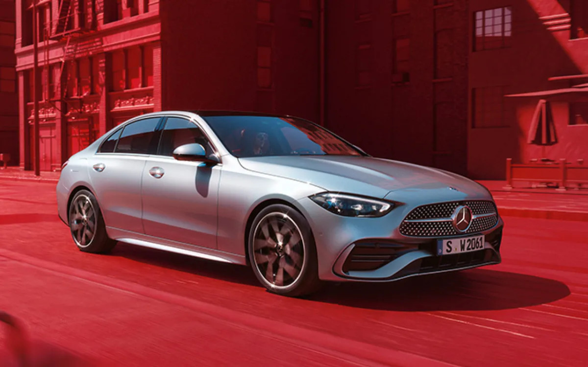 Novi Mercedes-Benz razred C. Poslovni avto leta 2021.