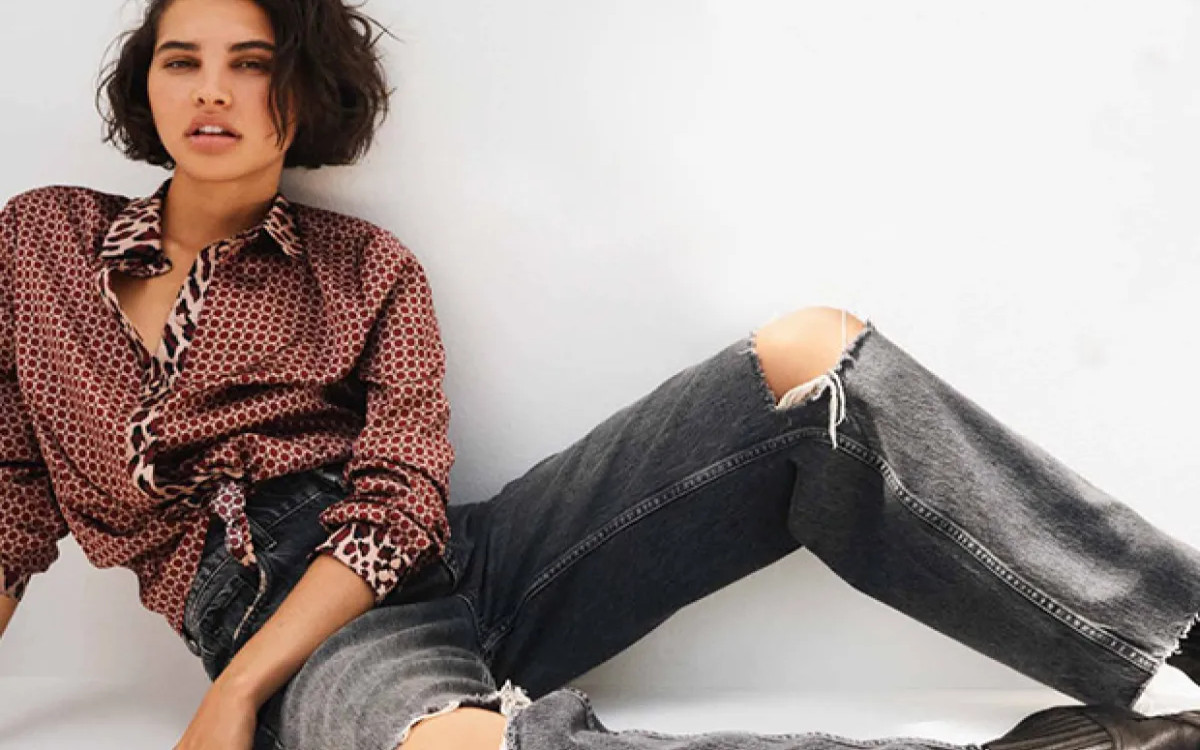 Tudi letošnjo jesen naj v vaši garderobni omari kraljuje jeans