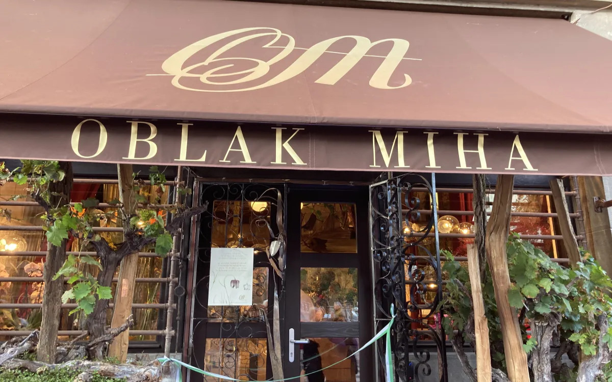 Odprta je nova Cvetličarska galerija Oblak Miha 