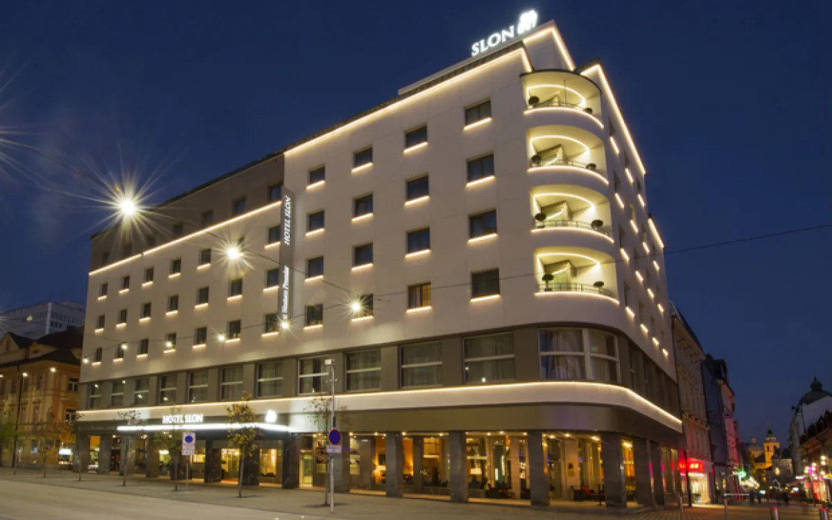 Hotel Slon vabi (tudi) z novo spletno stranjo