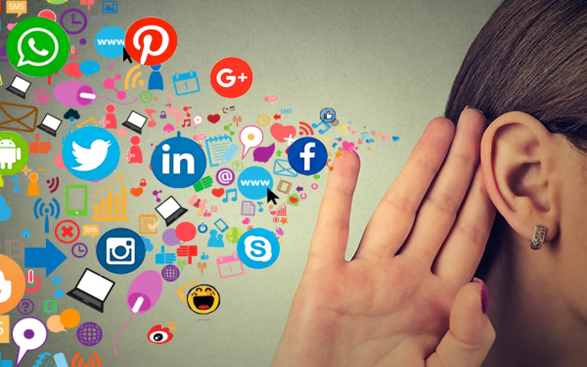 »Vse se seli na družbena omrežja«