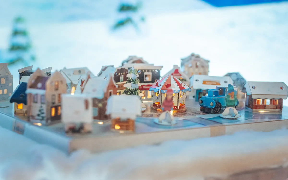 Opazili smo: Pravljična vasica v nekoliko drugačni obliki 