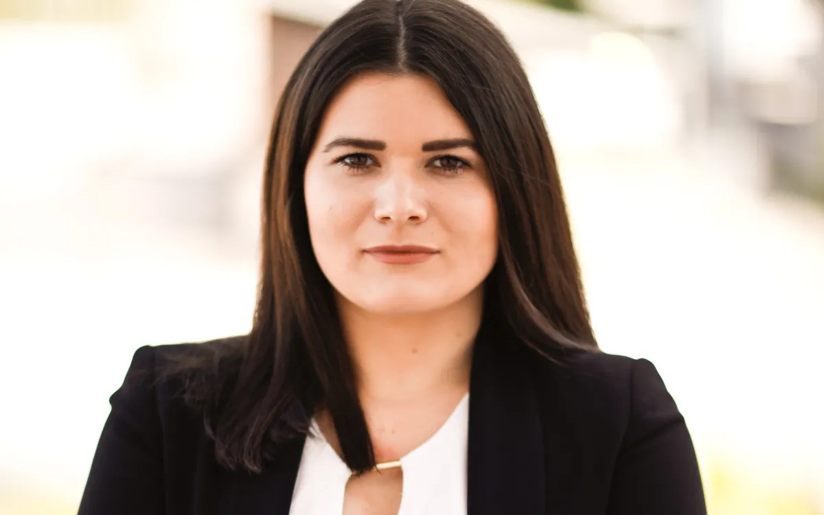 Meta: brisanje mejnikov med realnim in virtualnim svetom