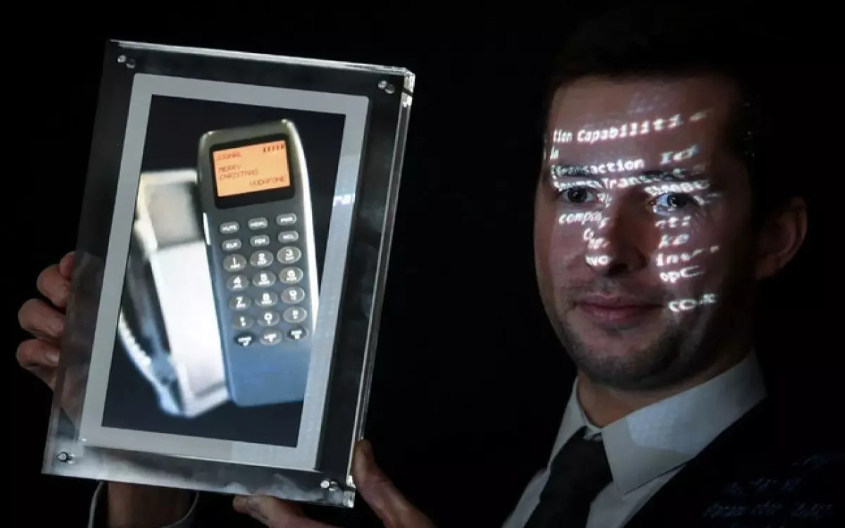 Prvi poslani SMS prodan za 100.000 evrov