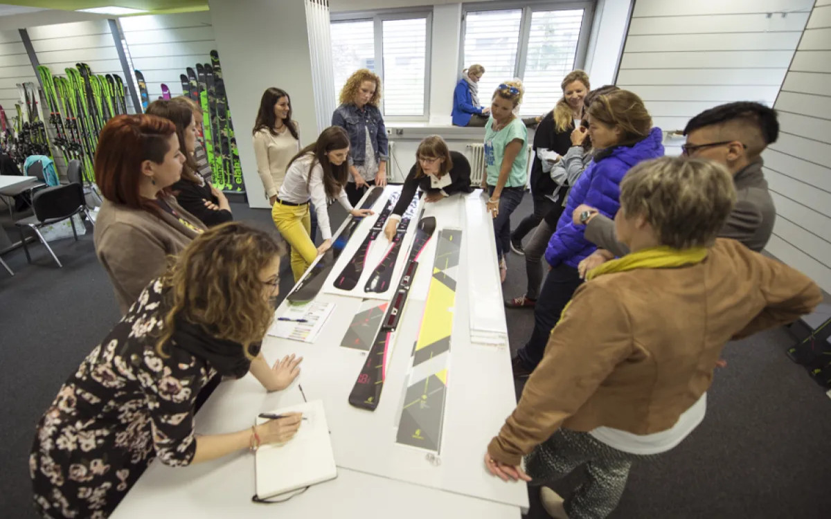 Oblikujte smuči Elan s Studiem Sonda 