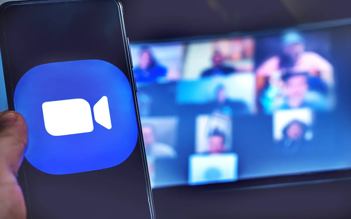 Tudi na Zoomu ne smemo pozabiti na bonton 