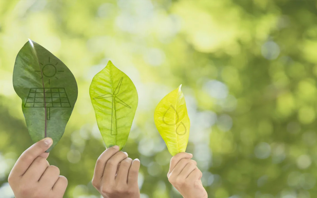 MEDIANA RISING FUTURE 2021: Družbeno odgovoren pogled nazaj za prihodnost, ki je še kako tu