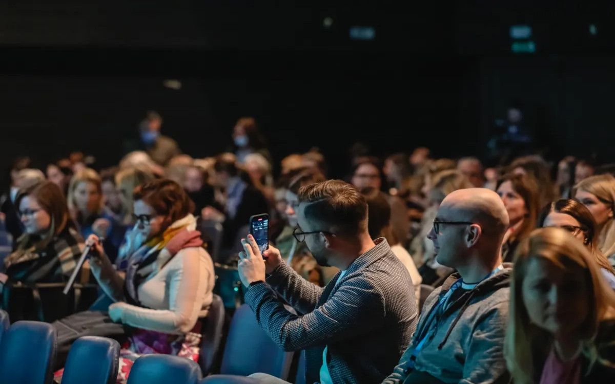 dan_d: Brez družbenih omrežij nam živeti ni