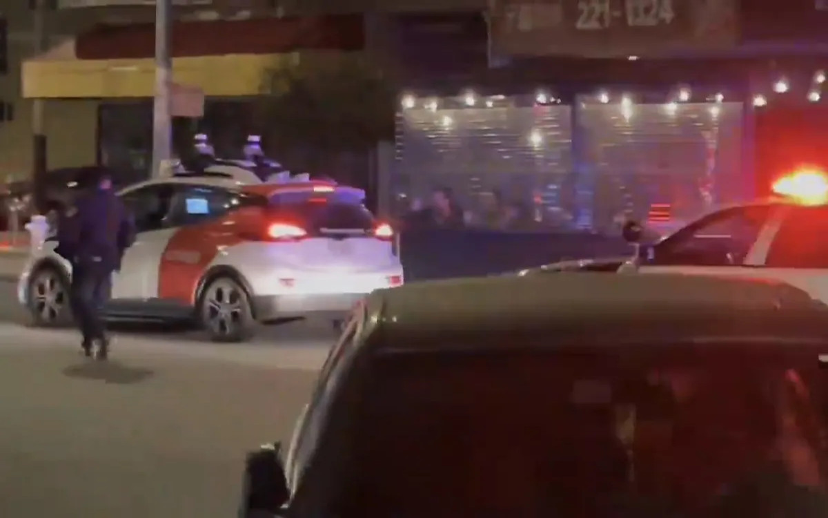 Policija ustavila samovozeče vozilo