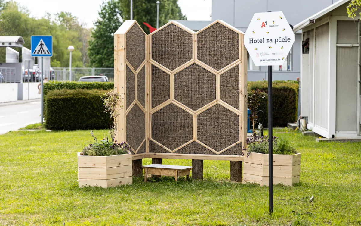V Zagrebu odprli hotele za čebele