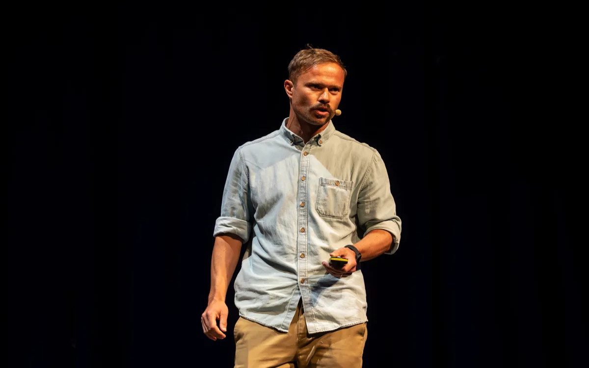 Če uporabnik čuti, da je del nečesa, bo njegova pozornost večja