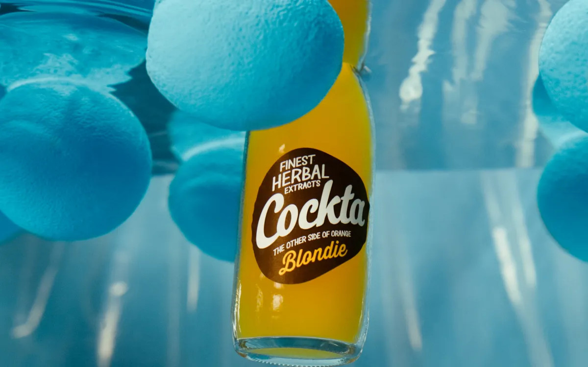 Cockta Blondie – Druga stran pomaranče