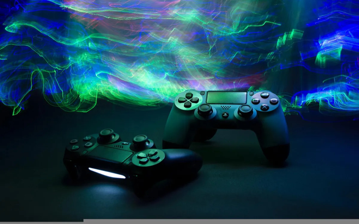 Mladi Slovenci namenijo videoigram tri ure na dan in to vsak dan