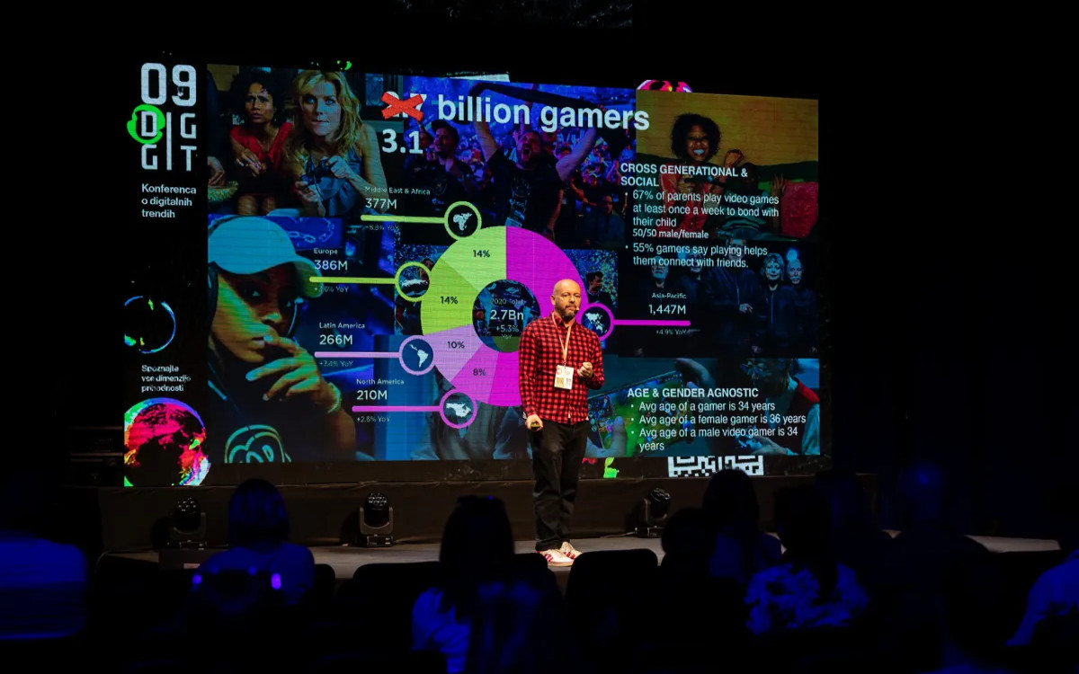 Vlak zapušča postajo. Boste na njem ali ne?