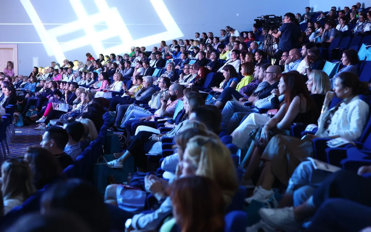 MM priporoča: 27. SMK, 2. dan