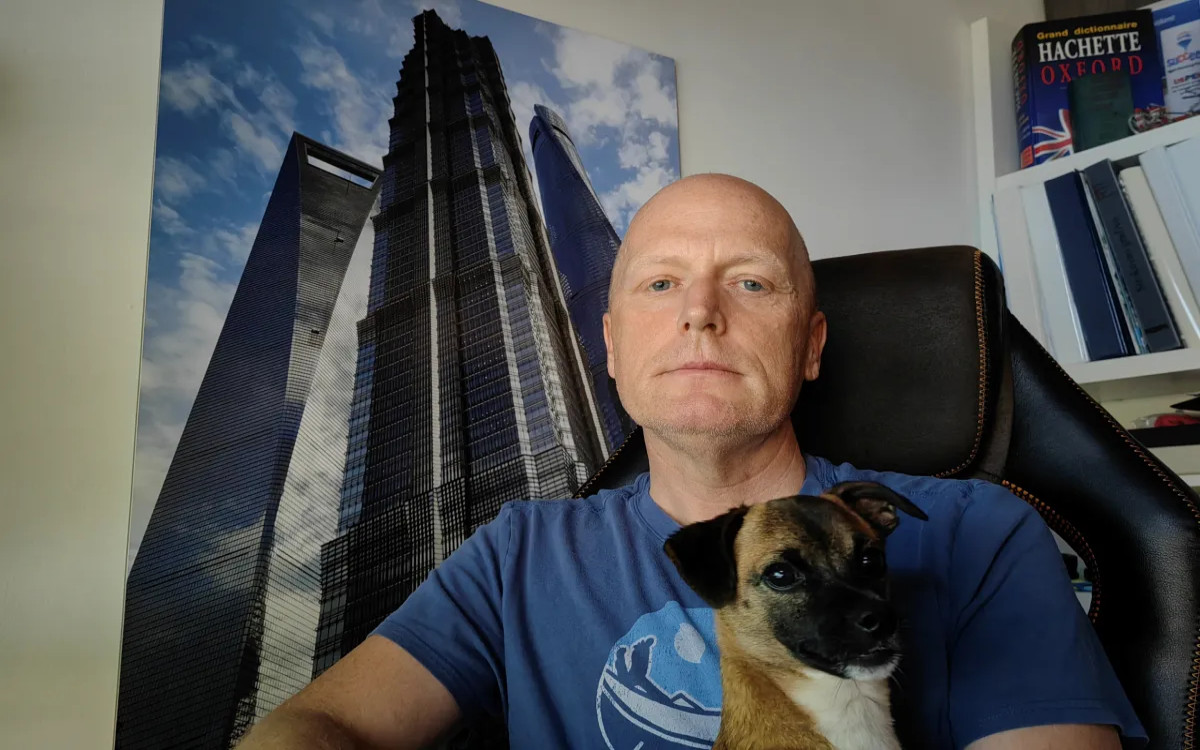 Nepremičninski posrednik, ki se dobro znajde tudi na LinkedInu