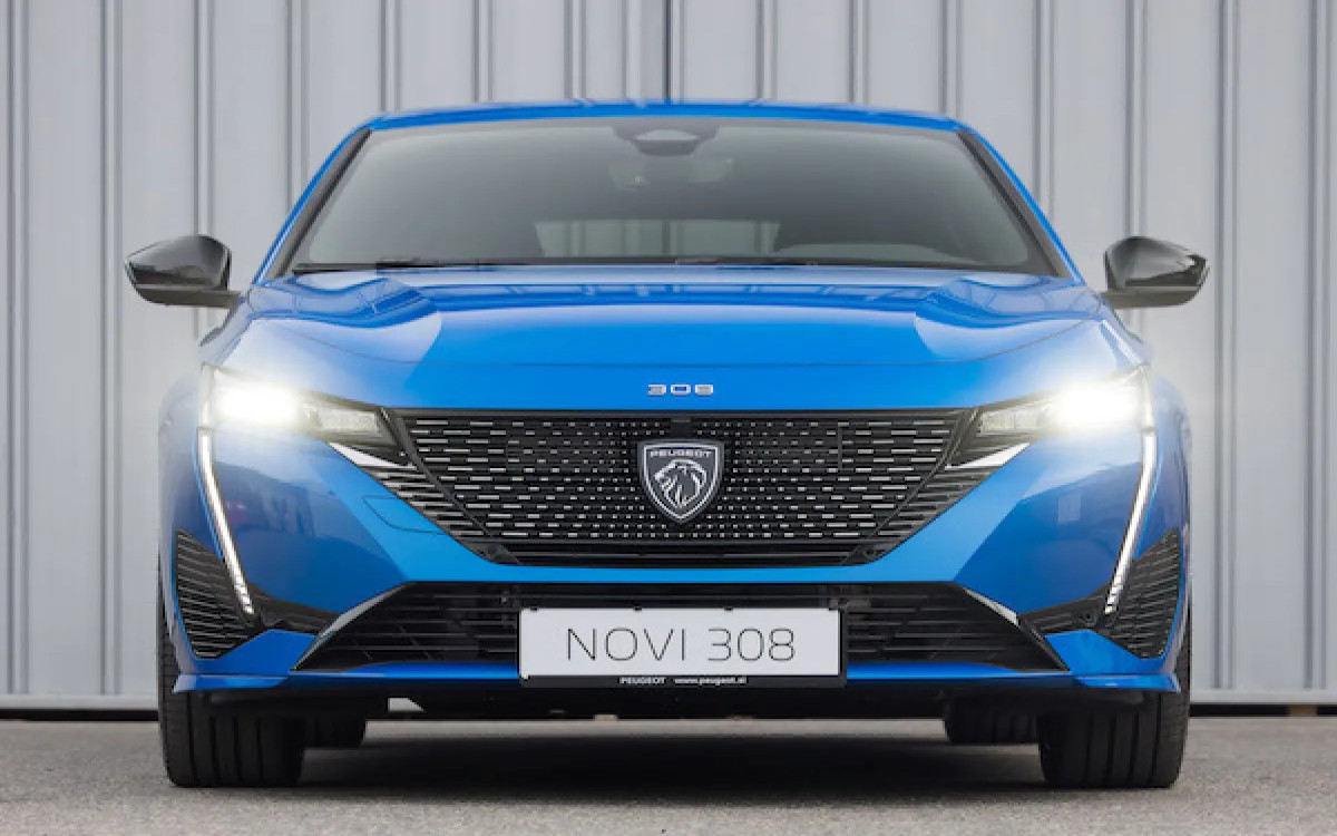 V Portorož s Peugeotovim hibridom