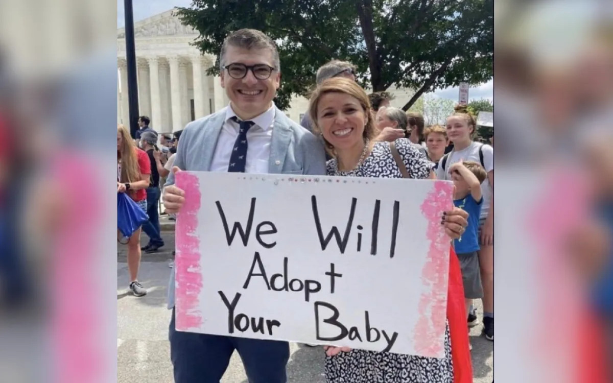 Meme tedna: Posvojili bomo tvojega otroka