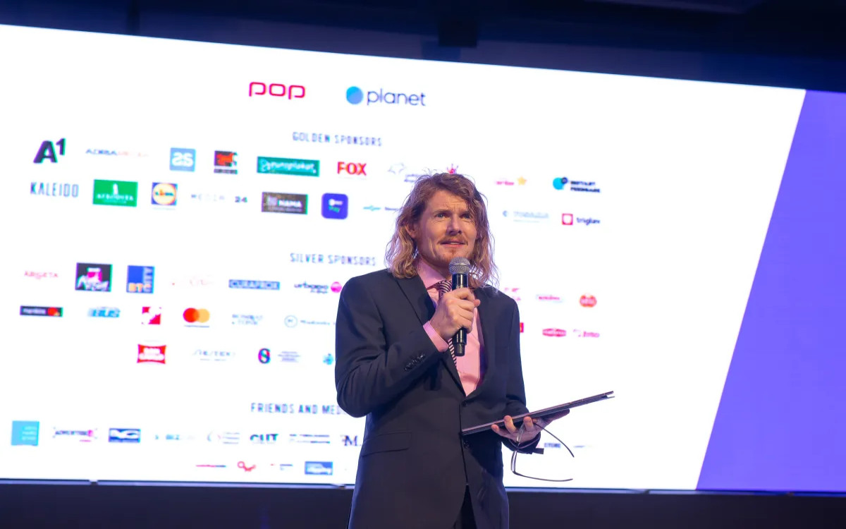 »Pravi užitek je delati z Rowanom Atkinsonom«