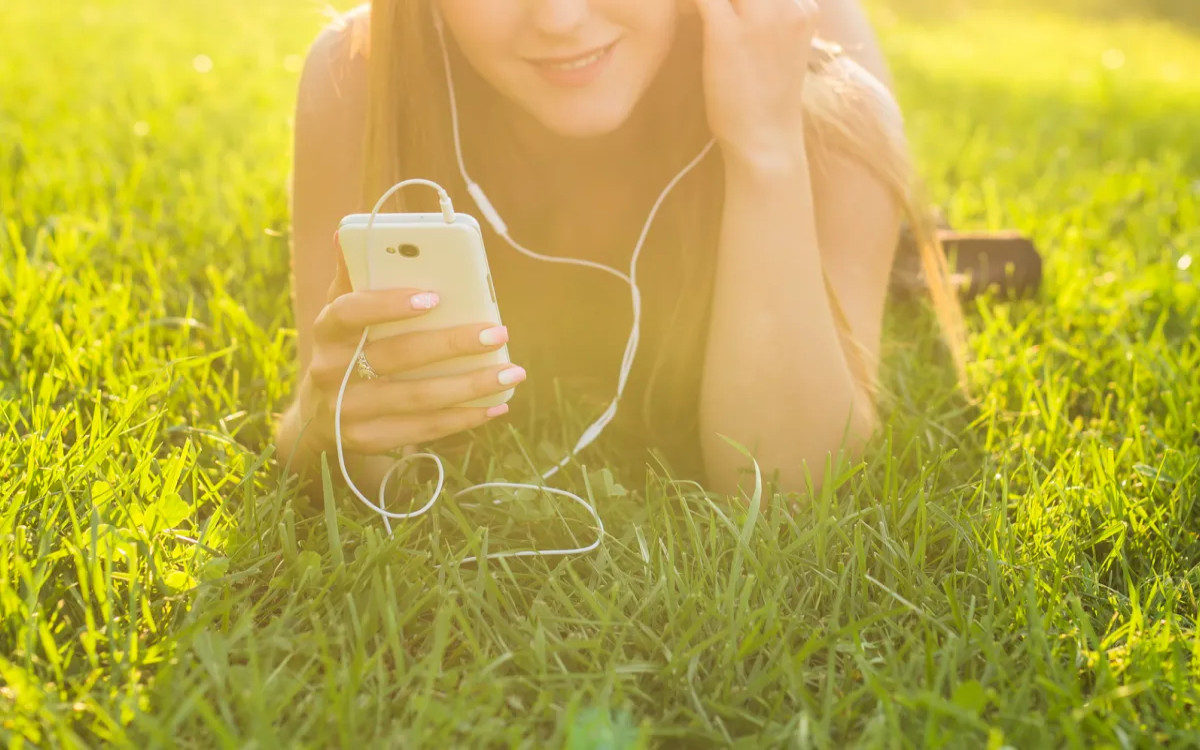 MM-ova mini anketa: Brez Spotifya in YouTuba nam živeti ni.